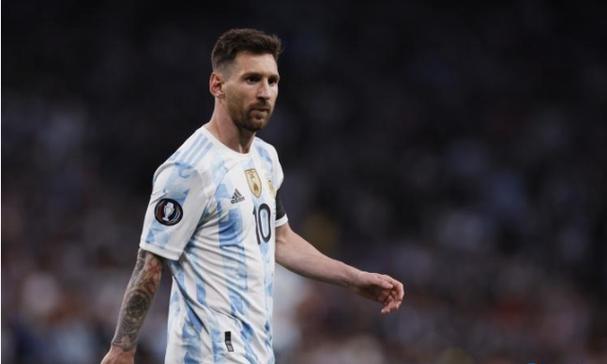 《沉默的荣耀》导演杨亚洲：真实，自有万钧之力丨大象会客厅